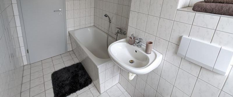 2-Raum-Wohnung, ruhig und im Grünen! Küche und Bad mit Fenster // Südbalkon! - Photo 1