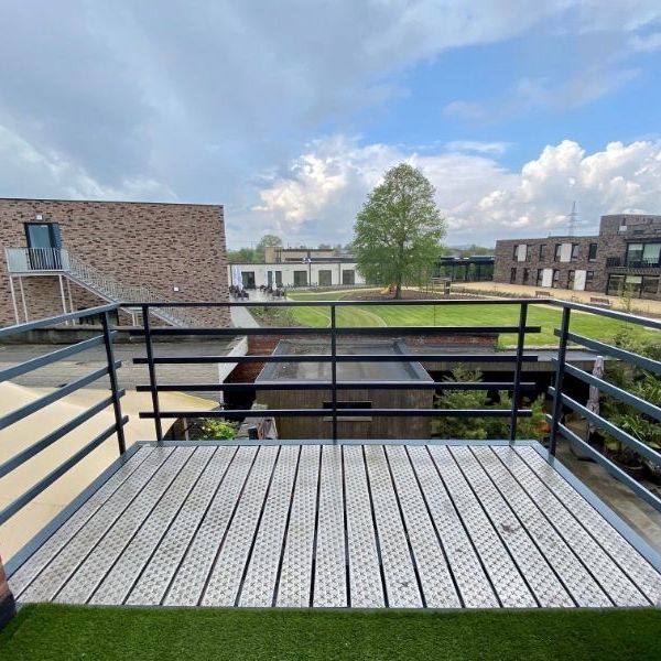 Instapklare centraal en rustig gelegen loft met 1 slaapkamer en terras - Photo 1