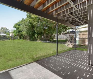 Perfect Family Home in Wynnum West - Photo 4