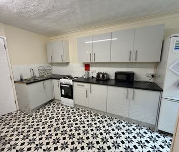 ROOM 2, Benland, Bretton, PE3 8EB, Property for rent - Photo 4