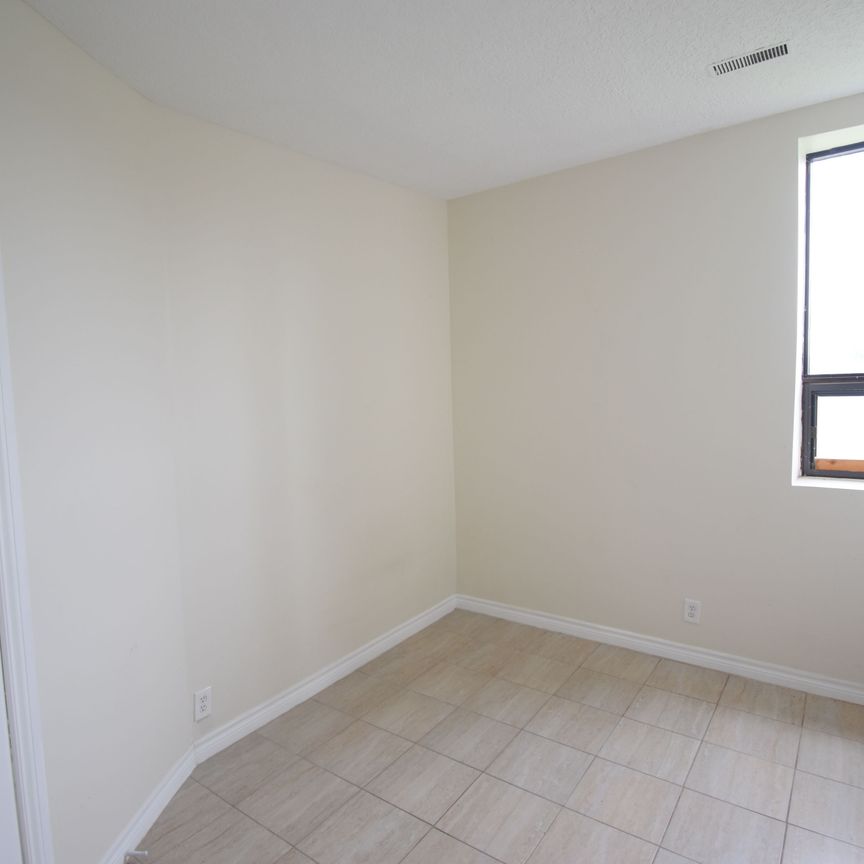 For Lease - 279 Drouillard Road Unit# 12, Windsor, Ontario - Photo 1