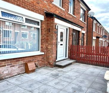 19 Knockmount Gardens, Belfast, BT5 6GP - Photo 1