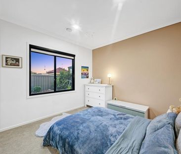 Modern Family Living with Exceptional Outdoor Entertaining - Photo 5