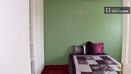 Room to rent in 3-bedroom houseshare -Blanchardstown, Dublin - Photo 4