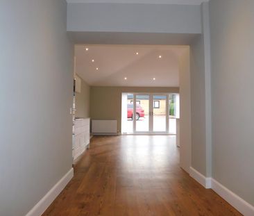 3 bedroom semi-detached house to rent - Photo 6