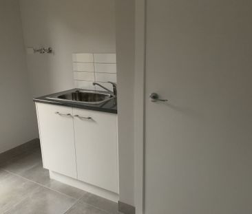 MODERN LOW MAINTENANCE UNIT - Photo 6