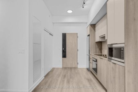 1007 The Queensway #917 - Photo 5