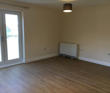 2 bedroom Flat To Let - Photo 4