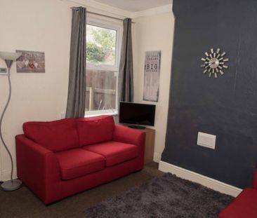 5 bed Semi-Detached House for Rent - Photo 1