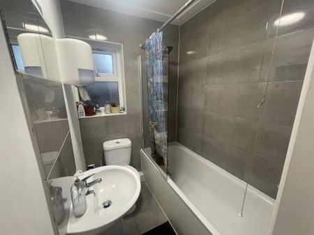 4 bedroom house share to rent - Photo 3