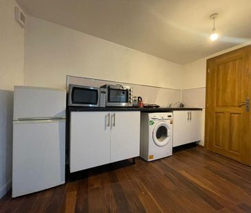 Studio to rent - Photo 5