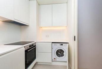 2 Bedroom Apartment with a view, Largo do Rato, Lisboa