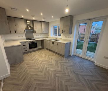 3 bedroom semi-detached house to rent - Photo 4