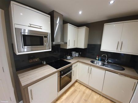 1 bedroom private hall to rent - Photo 2