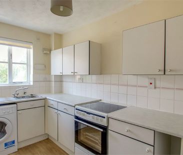 2 bed flat to rent in Maplin Park, Langley, SL3 - Photo 3