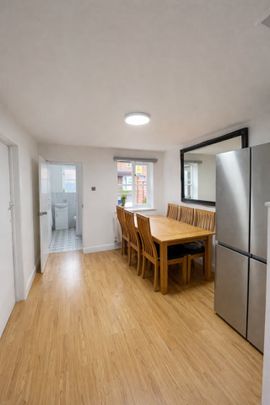 3 Bed Terraced House, Harlinger St, SE18 - Photo 1