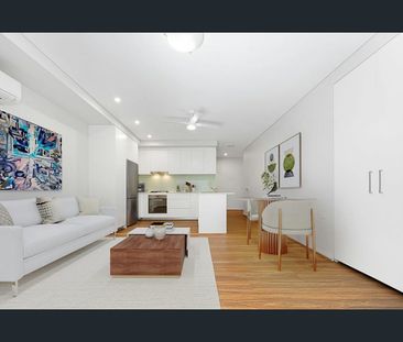 Sunny North Facing Huge Courtyard Apartment - Photo 1