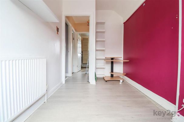 3 bedroom semi-detached house to rent - Photo 1