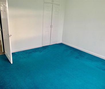 4 bedroom detached house to rent - Photo 6