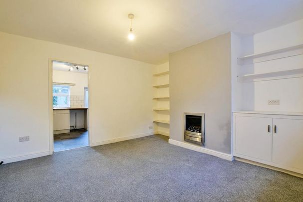 2 bedroom end of terrace house to rent - Photo 1