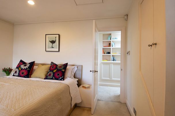 2 Bed Terraced House, Phil Brown Place, SW8 - Photo 1