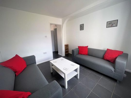 4 bedroom terraced house to rent - Photo 1