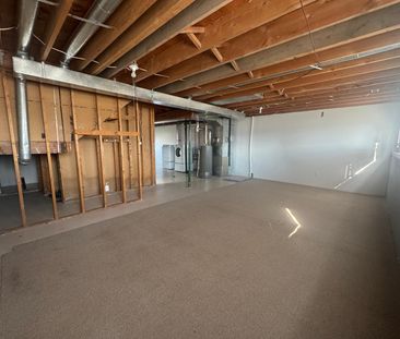 Newley Renovated Duplex Close to Bower Mall!! - Photo 6