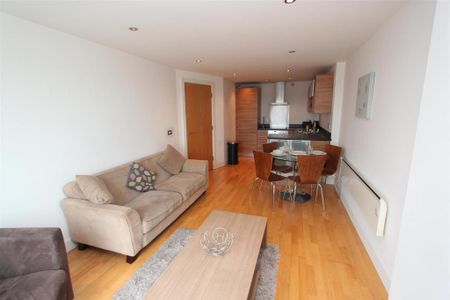 1 bedroom flat to rent - Photo 2