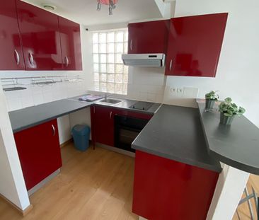 STUDIO MEUBLE de 31 m² AVEC MEZZANINE - CENTRE VILLE - Photo 3