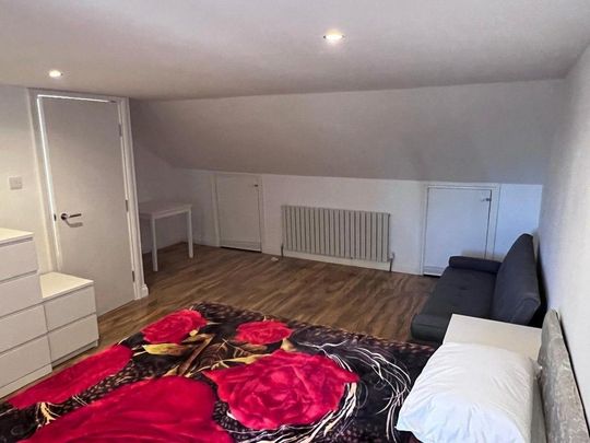 6 bedroom terraced house to rent - Photo 1