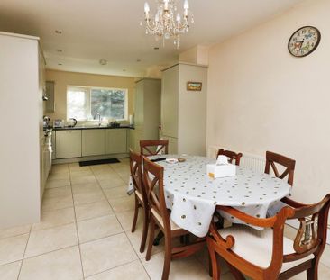 4 bedroom detached house to rent - Photo 3
