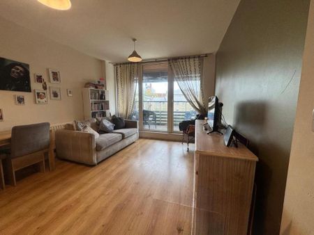 1 bedroom semi-detached house to rent - Photo 2