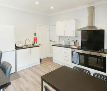 1 bedroom in a house share to rent - Photo 6