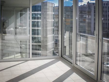 Appartement traversant de 5 pièces - Quartier des Nations - Photo 2