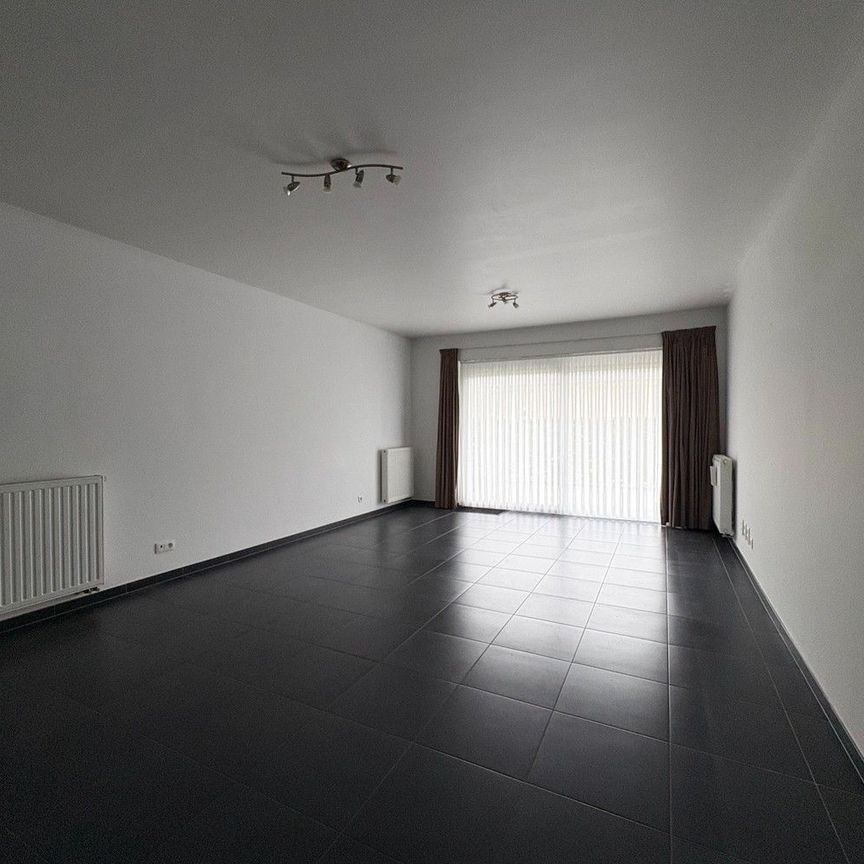 Instapklaar appartement met 2 slaapkamers en een mooi terras + garage - Photo 1