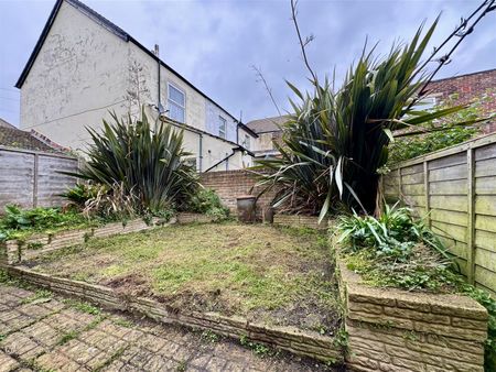 Windsor Road, Bexhill-On-Sea, TN39 3PE - Photo 3