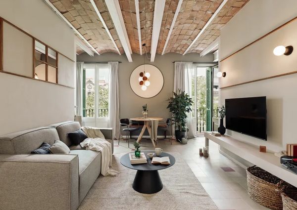 Ronda de Sant Pere, Barcelona, Catalonia 08010