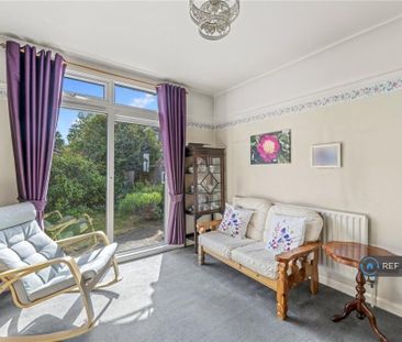2 bedroom maisonette to rent - Photo 2