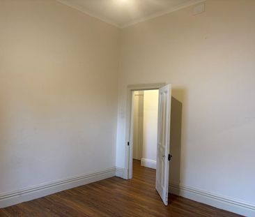 BEACH ACCESS AND ONLY 2 MINUTE WALK TO HENLEY SQUARE - Photo 1