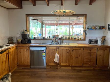 Strathfieldsaye - Photo 4