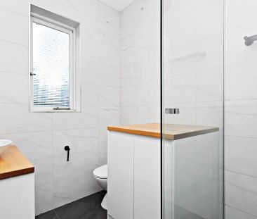 Fully Renovated Art Deco in Prime Lifestyle Locale (3 parking permi... - Photo 5