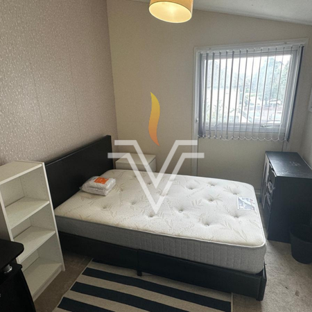 4 bedroom end of terrace house to rent - Photo 5