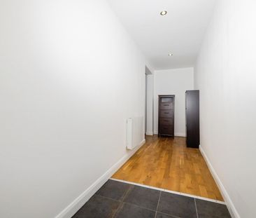 1 Bed Flat, Hogarth Road, SW5 - Photo 2