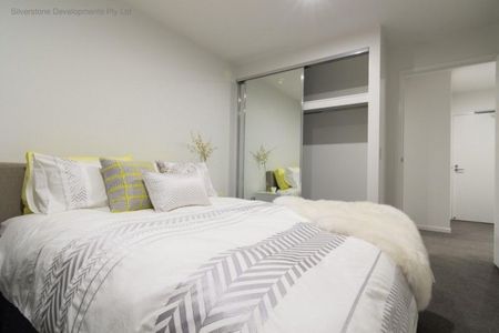 Spacious 2-Bedroom Apartment with 2-Parking and River Walkways - Available From 12/02/2026 - Photo 2