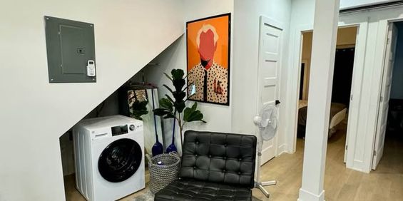 Plateau/Downtown - 3 Bedrooms Furnished - Photo 3