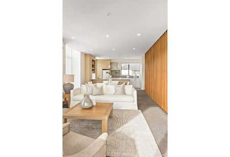 Charming 3BR Townhouse in Glen Innes - Photo 3