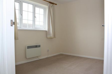 2 bedroom terraced house to rent - Photo 2