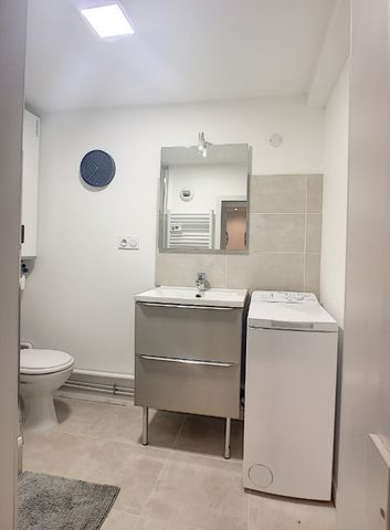 APPARTEMENT -T1 -18 m2, - Photo 2