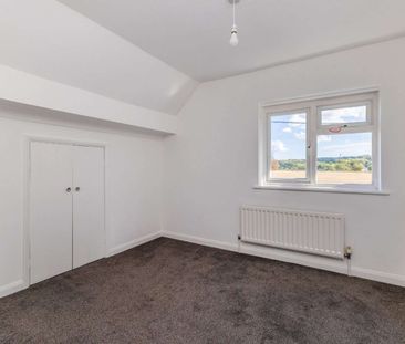 Newly refurbished three-bedroom home situated in gated, private Est... - Photo 3