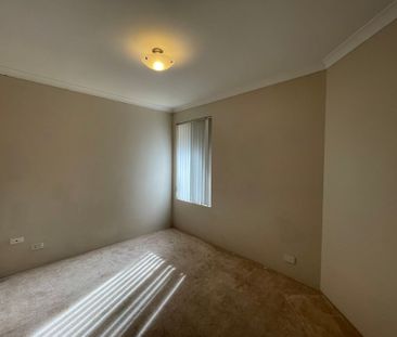 Tidy 3 Bedroom Villa - Photo 6